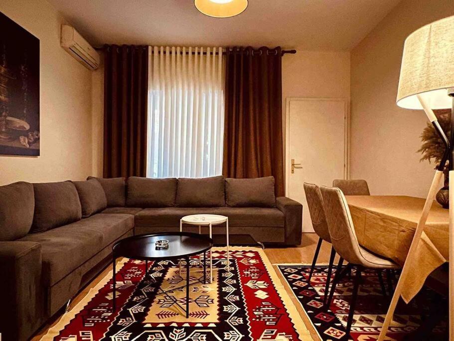 Zarlett House, Pazari Ri ,Villa With Garden,Parking 티라나 외부 사진